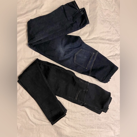 2 pairs Uniqlo Maternity Jeans - Picture 1 of 3